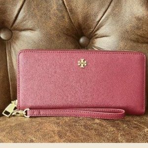 Authentic Tory Burch Emerson Full Size Zippy Wallet with Wristlet